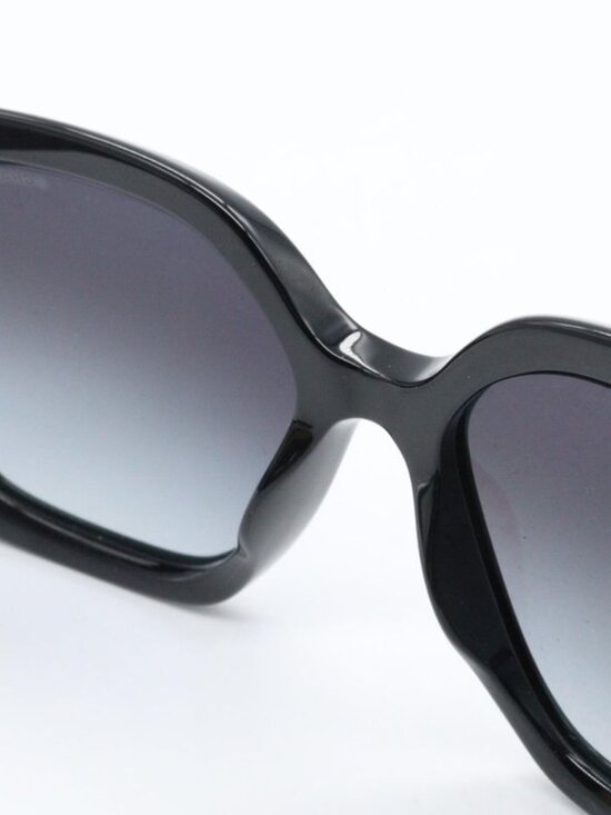 Chanel Sunglasses 622 S6 Black